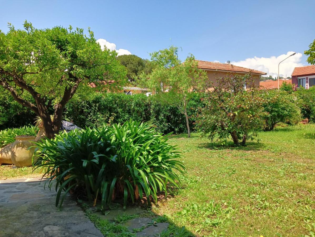 Villetta Con Giardino A Due Passi Dal Mare Imperia Exterior foto